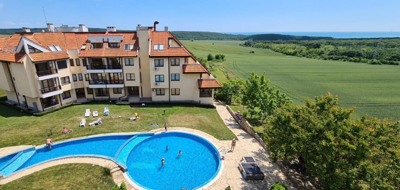 Four Seasons Apartment - Oasis Beach Resort Bliznatsi Экстерьер фото