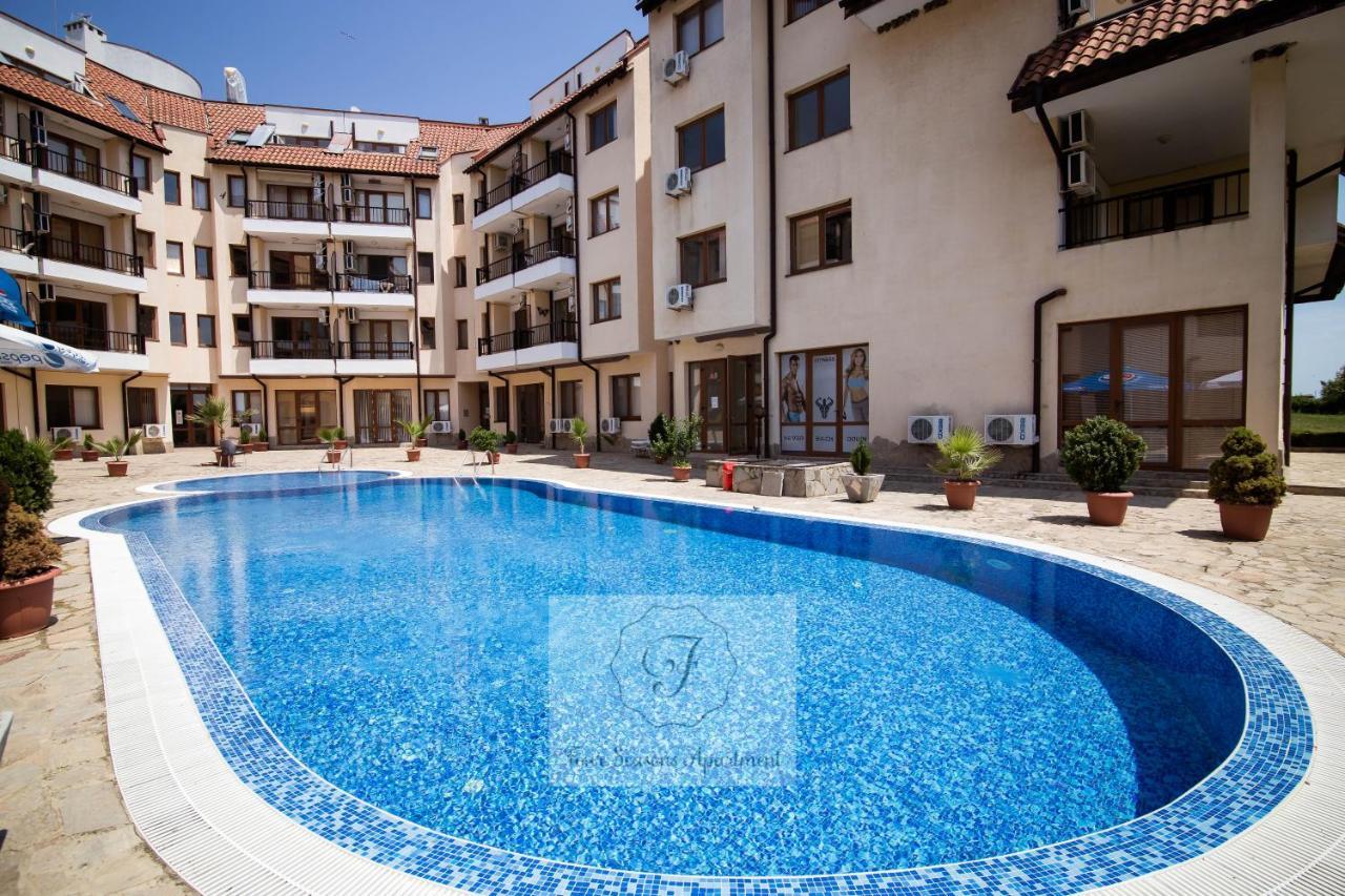 Four Seasons Apartment - Oasis Beach Resort Bliznatsi Экстерьер фото